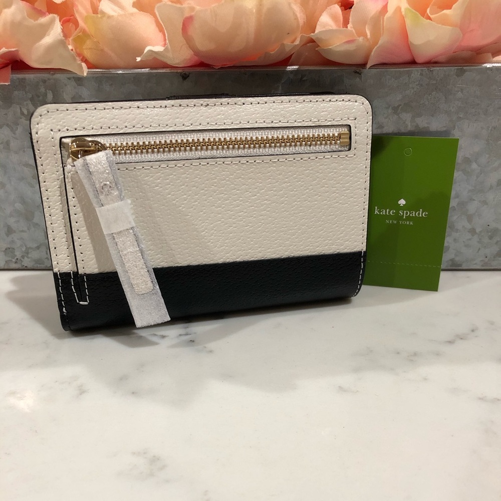 Kate Spade wallet - Picture 3 of 8
